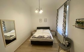 Rad-Var Apartmanhaz