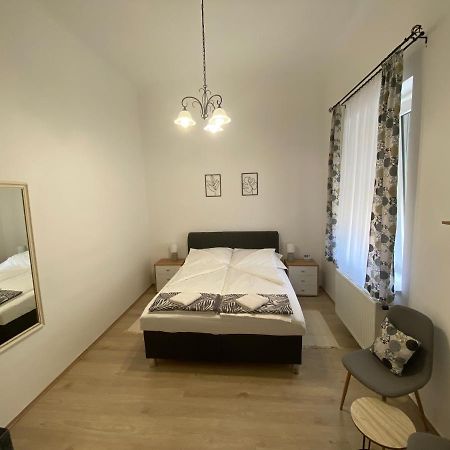 Rad-Var Apartmanhaz Eger Exteriér fotografie