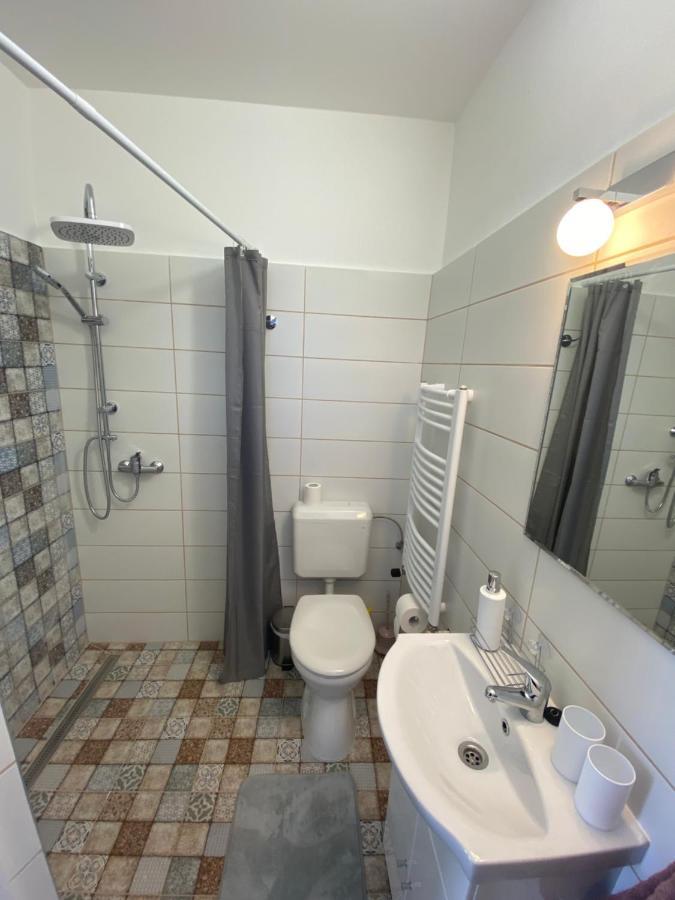Rad-Var Apartmanhaz Eger Exteriér fotografie