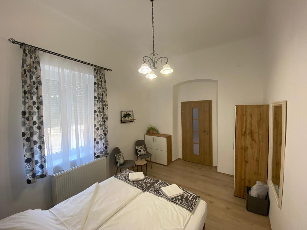 Rad-Var Apartmanhaz Eger Exteriér fotografie