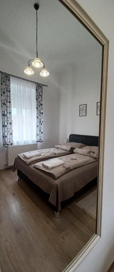 Rad-Var Apartmanhaz Eger Exteriér fotografie