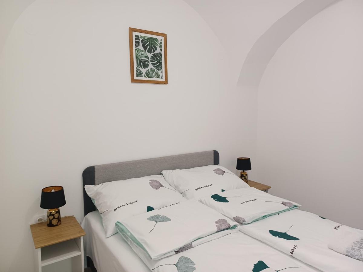 Rad-Var Apartmanhaz Eger Exteriér fotografie