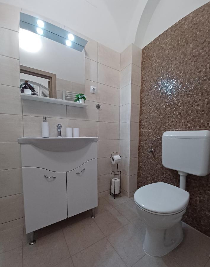 Rad-Var Apartmanhaz Eger Exteriér fotografie